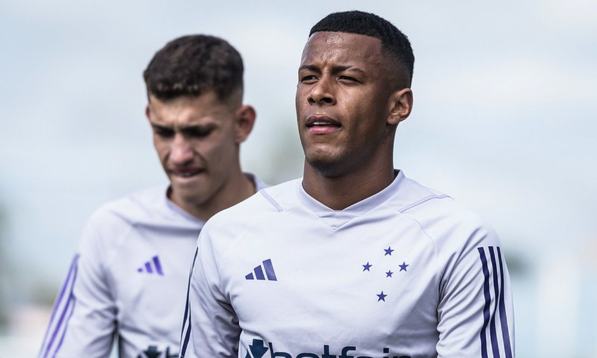 Stênio e Arthur Gomes, jogadores do Cruzeiro (foto: Gustavo Aleixo/Cruzeiro)