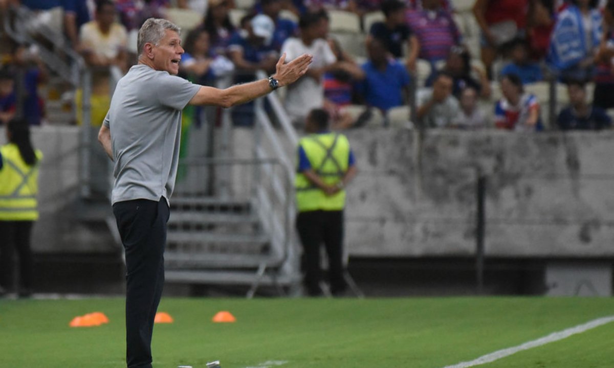 Paulo Autuori comandando o Cruzeiro (foto: Staff Images/Cruzeiro)
