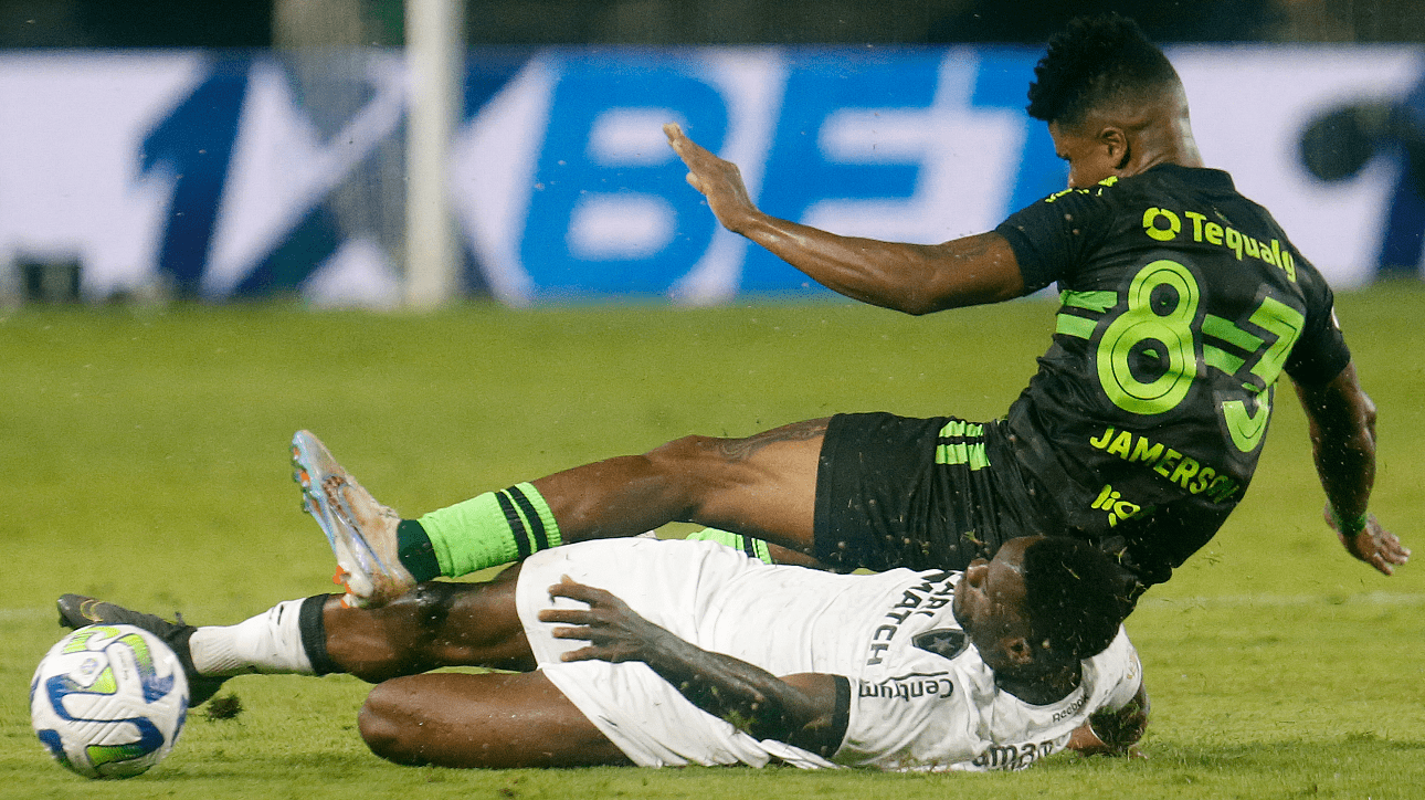 Jogadores de Botafogo e Coritiba (foto: Vitor Silva/Botafogo)