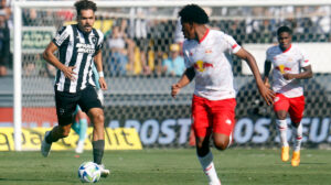 Bragantino buscou o empate contra o Botafogo nos minutos finais do jogo pela 34ª rodada do Brasileiro - Crédito: 