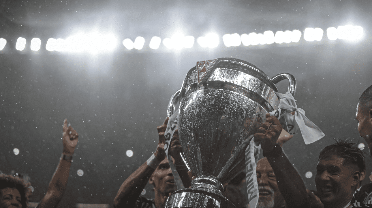 Troféu do Campeonato Mineiro de 2023, vencido pelo Atlético (foto: Pedro Souza/Atlético)
