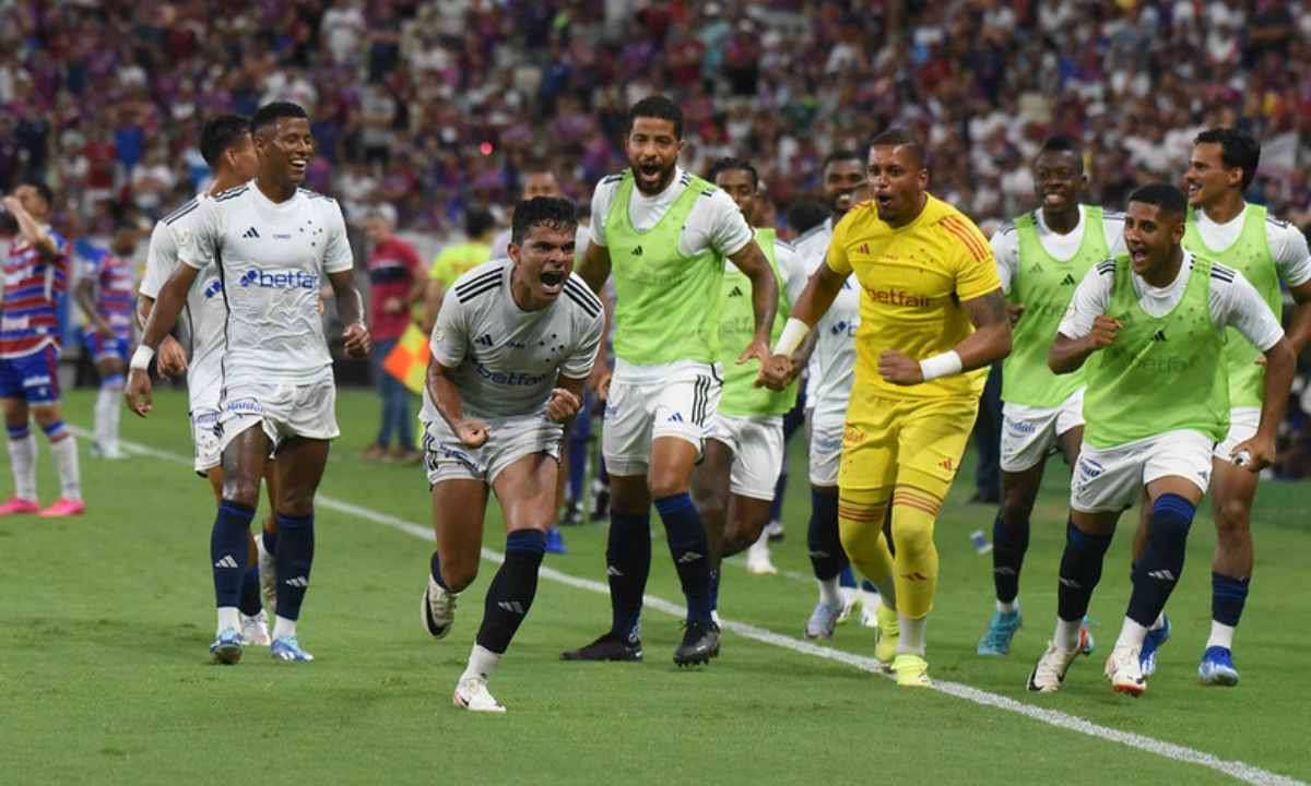 Campeonato Brasileiro: Cruzeiro vence e sai da zona de rebaixamento
