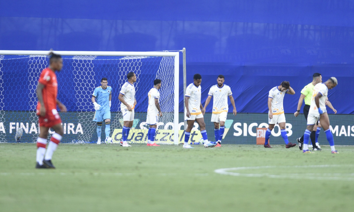 Cruzeiro 1 x 2 Inter: veja gols e lances do jogo no Mineirão pelo  Brasileiro