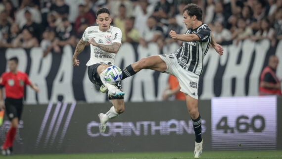 Jogadores de Atlético e Corinthians (foto: Pedro Souza / Atlético)