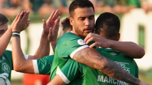 Marcinho e Bruno Leonardo marcaram os gols da Chapecoense - Crédito: 