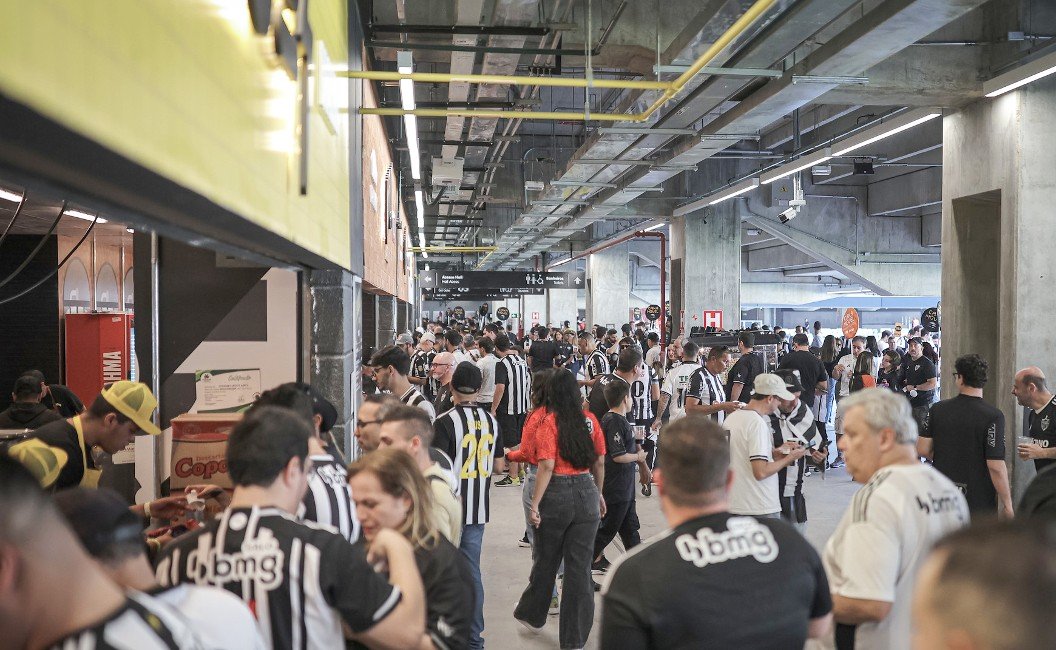 Torcida do Atlético em um dos corredores da Arena MRV (foto: Pedro Souza/Atlético)