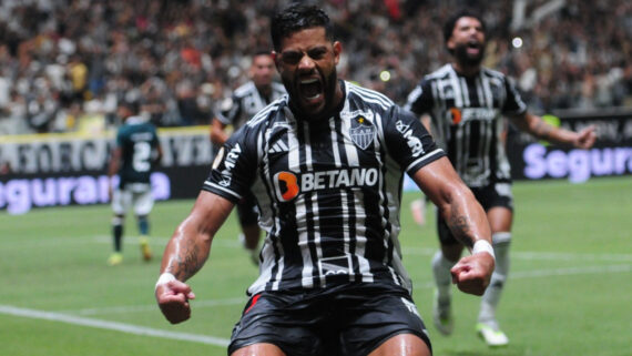 Hulk comemorando gol contra o Goiás (foto: Gladyston Rodrigues/EM/D.A Press)