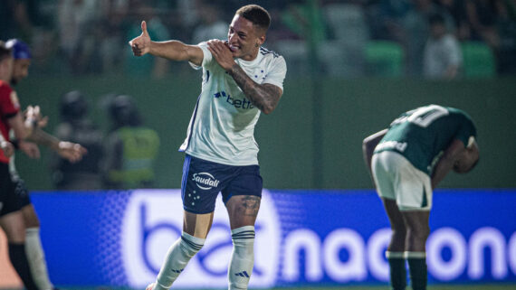 Robert comemorando gol em Goiás x Cruzeiro (foto: Staff Images/Cruzeiro)