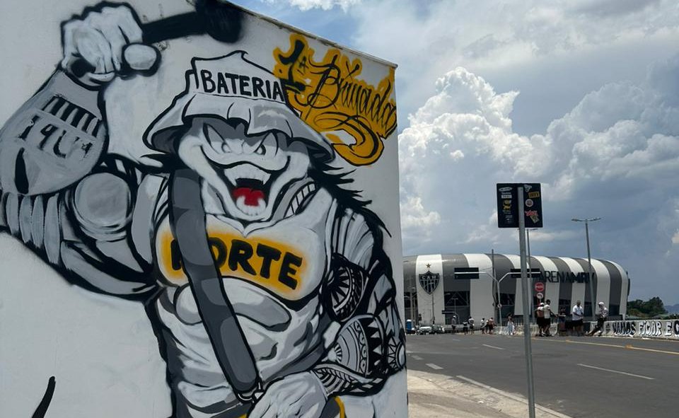 Arte de torcedores do Atlético no entorno da Arena MRV (foto: Divulgação/Richardson Faria)