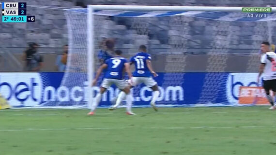 Wesley perdendo gol (foto: Reprodução Premiere)