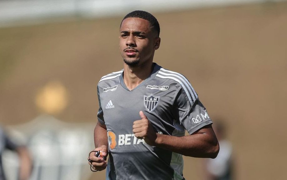 Rômulo em treino pelo Atlético (foto: Pedro Souza/Atlético)