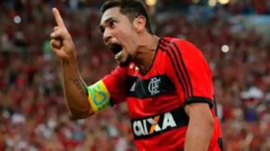 Atacante Hernane Brocador defendeu o Flamengo em 2013 - Crédito: 