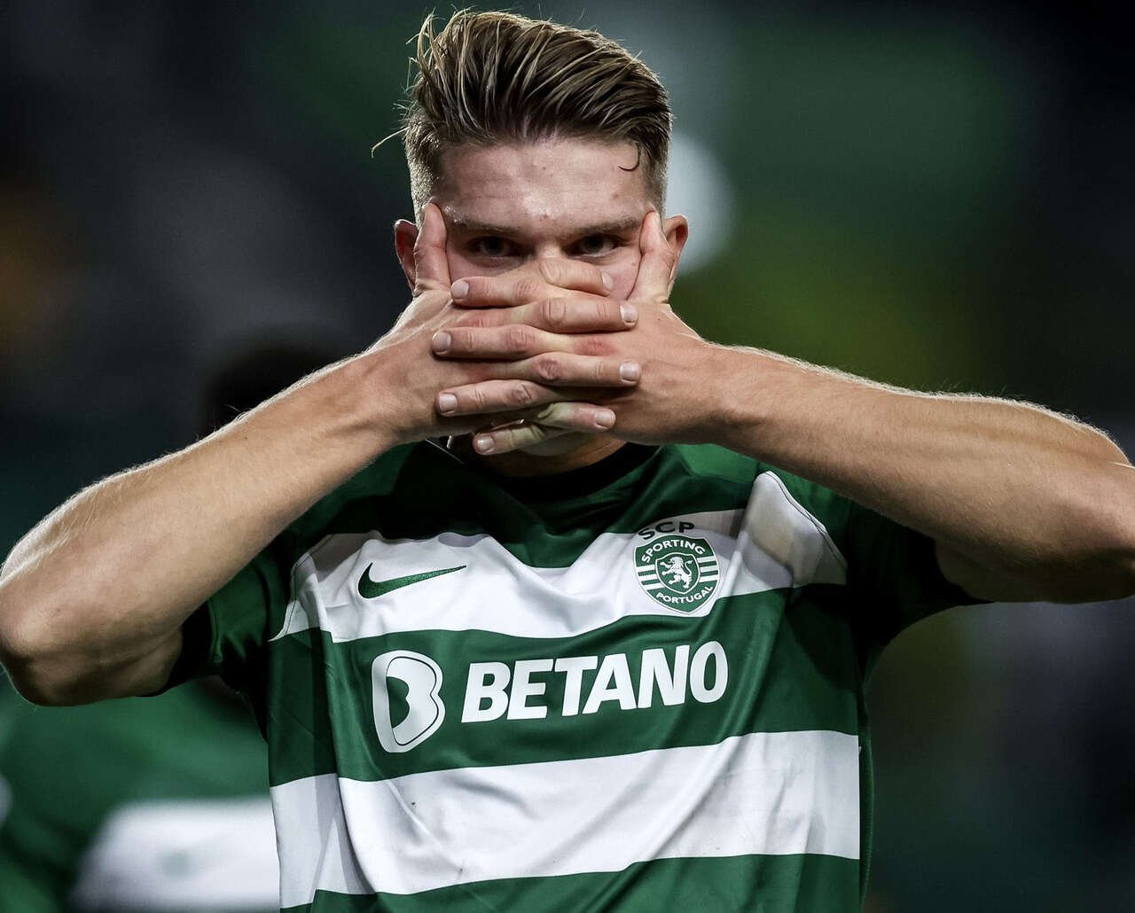 Viktor Gyökeres, atacante sueco, é o jogador com mais participações em gols na temporada europeia (foto: Divulgação/Sporting CP)