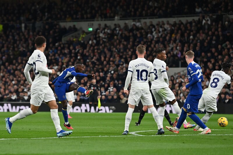 Chelsea arranca empate e garante terceiro lugar no Campeonato Inglês -  Superesportes