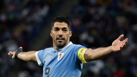 Suárez, do Uruguai (foto: Khaled Desouki/AFP)
