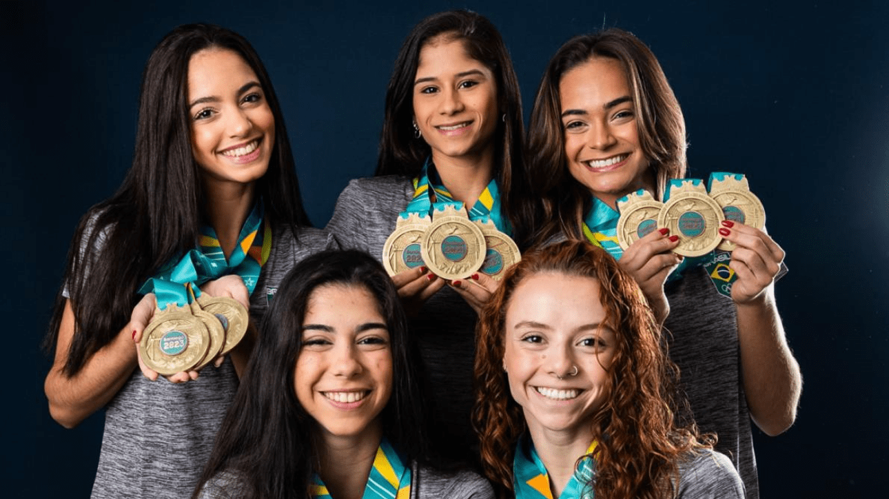 Equipe feminina do Brasil de ginástica rítmica (foto: Rafael Bello/COB)