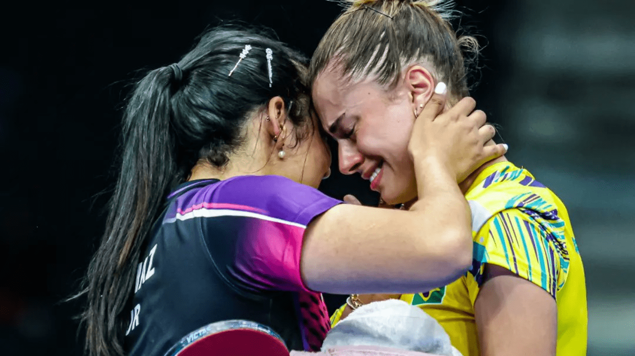 Bruna Takahashi e Adriana Díaz, jogadoras de tênis de mesa (foto: Wander Roberto/ COB)