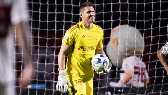 Rafael Cabral em jogo do Cruzeiro (foto: Staff Images/Cruzeiro)