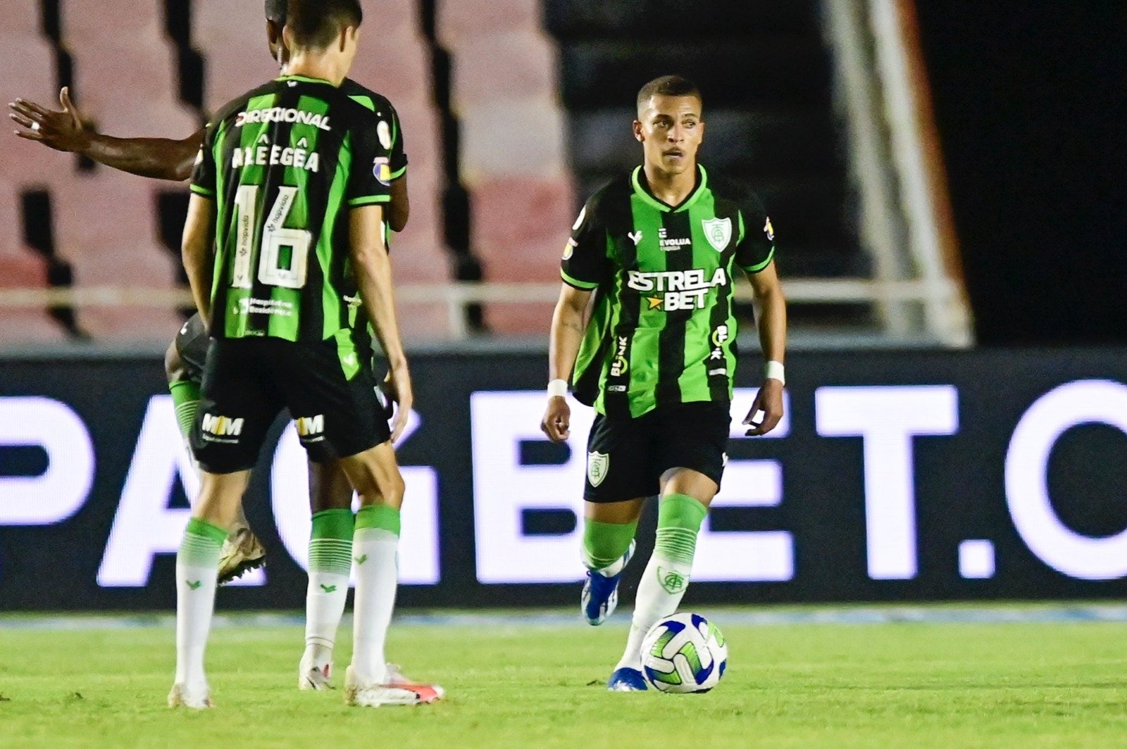 Rodriguinho, meia do América (foto: Mourão Panda/América)