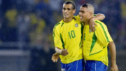 Rivaldo e Ronaldo, ex-jogadores de fuebol (foto: Patrick Hertzog/AFP)