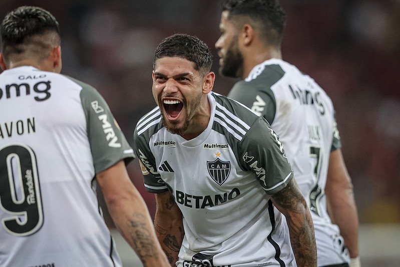 Rubens comemora gol do Atlético (foto: Pedro Souza/Atlético)