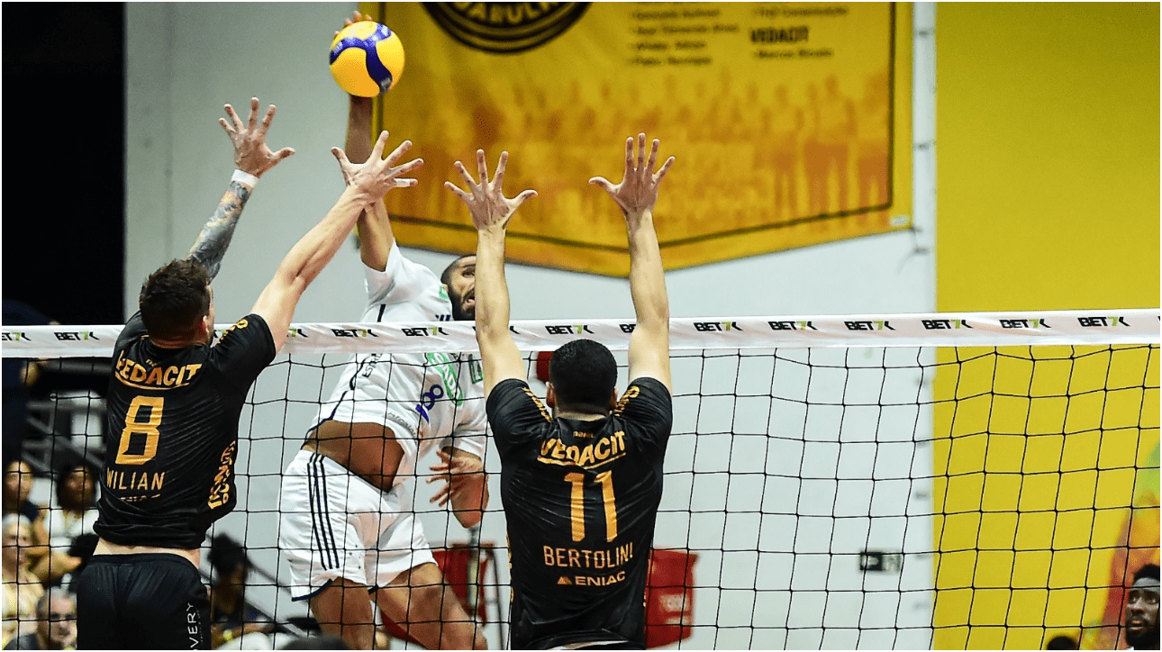 Jogadores de Sada Cruzeiro e Guarulhos (foto: Mauro Horita)