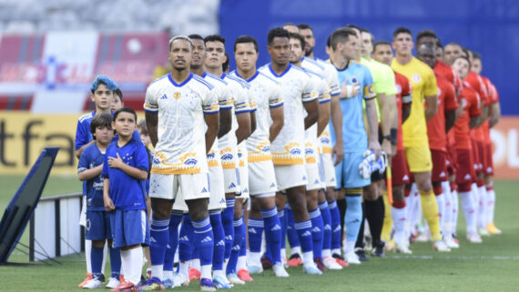 Time do Cruzeiro perfilado (foto: Ramon Lisboa/EM/D.A.Press)