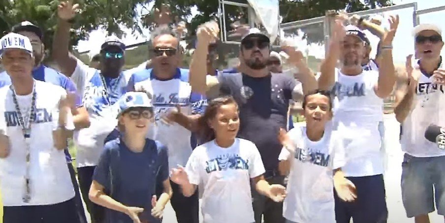 Torcedores do Cruzeiro (foto: Reprodução/YouTube)