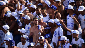 Torcida do Cruzeiro na Vila Capanema (foto: Staff Images/Cruzeiro)