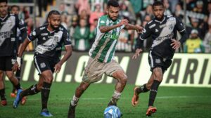 Juventude e Ponte Preta empataram por 0 a 0 em Caxias do Sul - Crédito: 