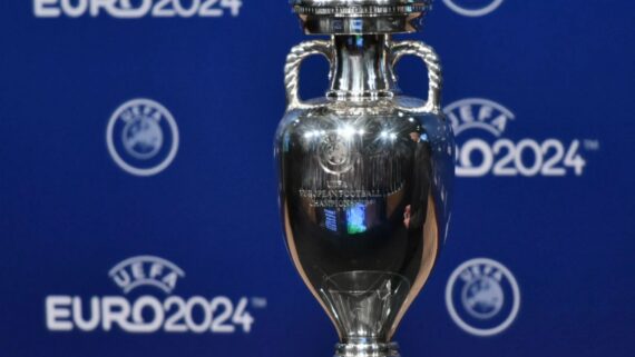 Troféu da Eurocopa 2024 (foto: Divulgação/Uefa)