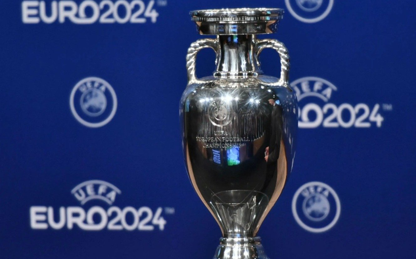 Troféu da Eurocopa 2024 (foto: Divulgação/Uefa)
