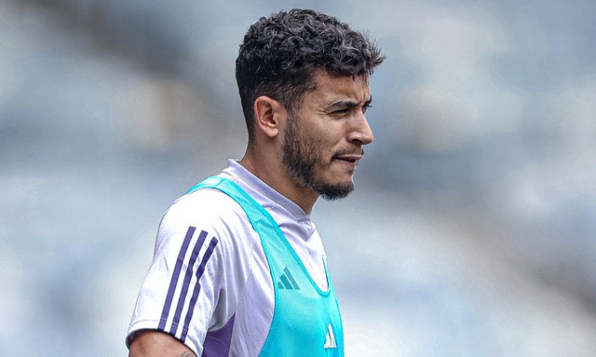 William, do Cruzeiro, durante treino no Mineirão (foto: Gustavo Aleixo/Cruzeiro)