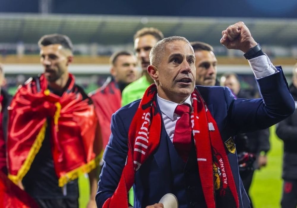 Sylvinho comemora classificação da Albânia para a Eurocopa 2024 (foto: Fivulgação/Federação Albanesa de Futebol)