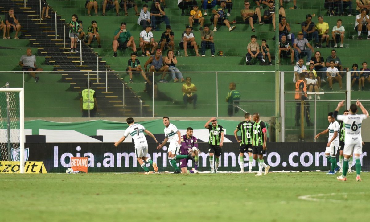 América contra o Coritiba pelo Brasileiro (foto: Ramon Lisboa/EM/D.A Press)