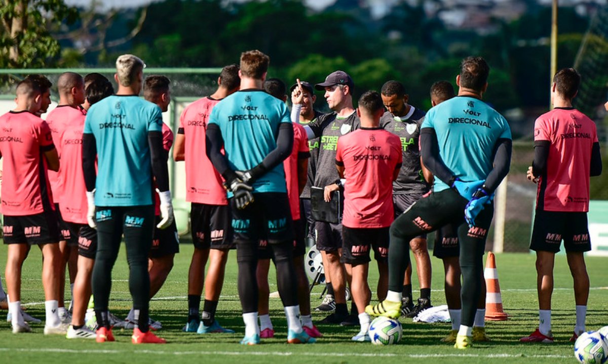 América em treino no CT (foto: Mourão Panda/América)