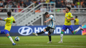 Com grande atuação de Echeverri, Argentina eliminou Brasil do Mundial Sub-17 - Crédito: 