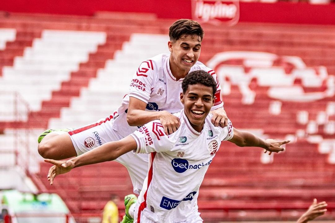 Caio Suassuna, atacante que é sobrinho-neto do escritor Ariano Suassuna (foto: Reprodução/Instagram)