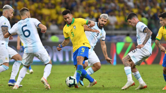 Brasil e Argentina se enfrentam nesta terça-feira (21/11), no Maracanã (foto: Alexandre Guzanshe/EM/D.A Press)