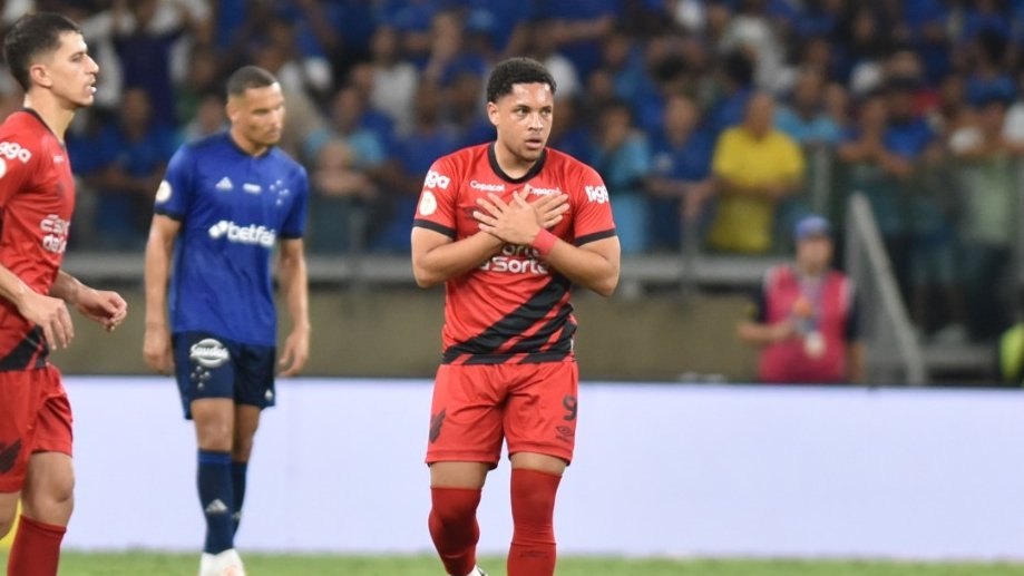 Vitor Roque, ex-atacante do Cruzeiro (foto: Ramon Lisboa/EM/DA Press)