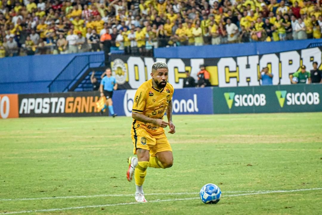 Douglas Santos no Amazonas (foto: Reprodução/Redes Sociais)