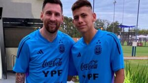 Messi e Claudio Jeremías Echeverri - Crédito: 