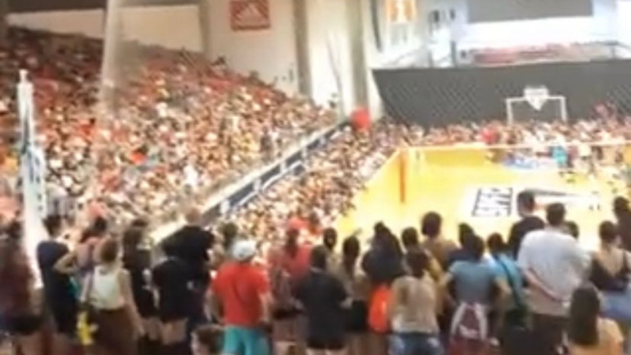 Ginásio do Morumbi, em São Paulo, reuniu mais de duas mil garotas para peneira de vôlei (foto: Reprodção/Redes Sociais)