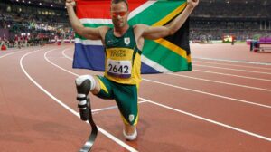 Oscar Pistorius assassinou a namorada em 2013, quando era um astro do atletismo - Crédito: 