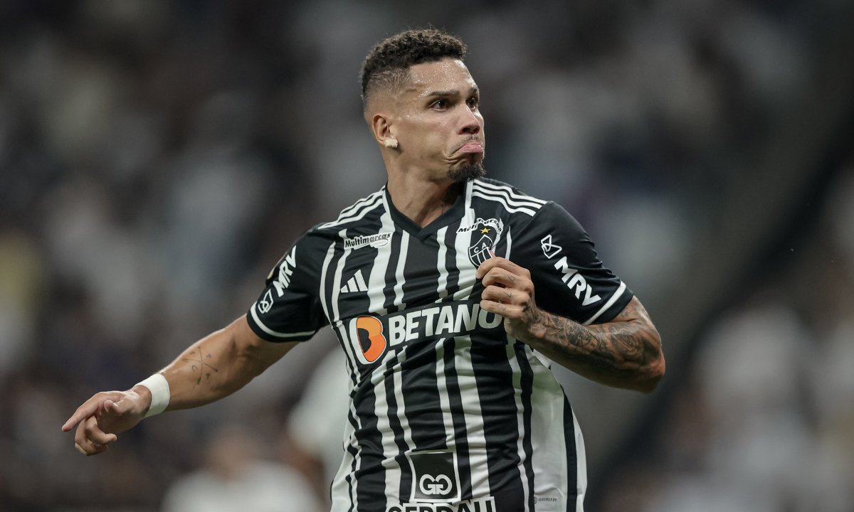 Paulinho comemora gol do Atlético contra o Corinthians na Neo Química Arena (foto: Pedro Souza/Atlético)