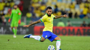 Douglas Luiz na Seleção Brasileira (foto: Staff Images / CBF)