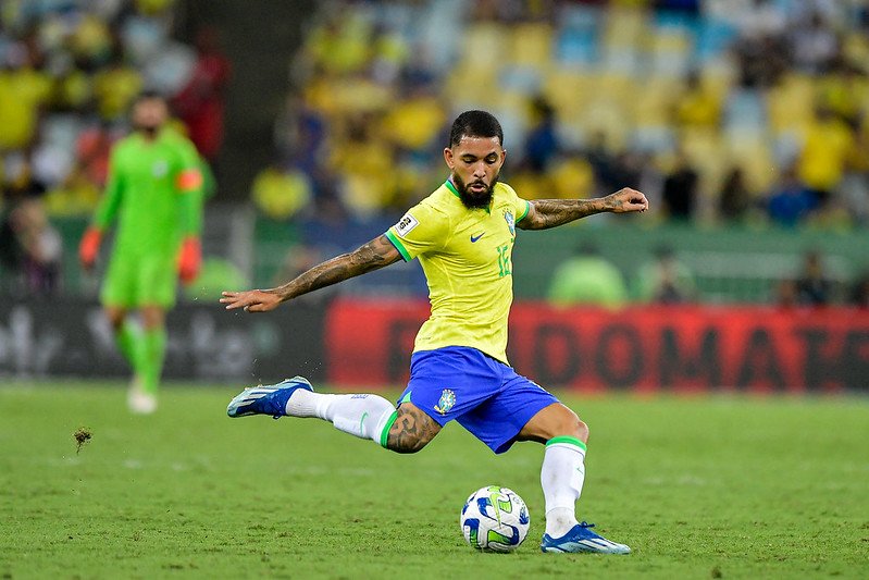 Douglas Luiz na Seleção Brasileira (foto: Staff Images / CBF)