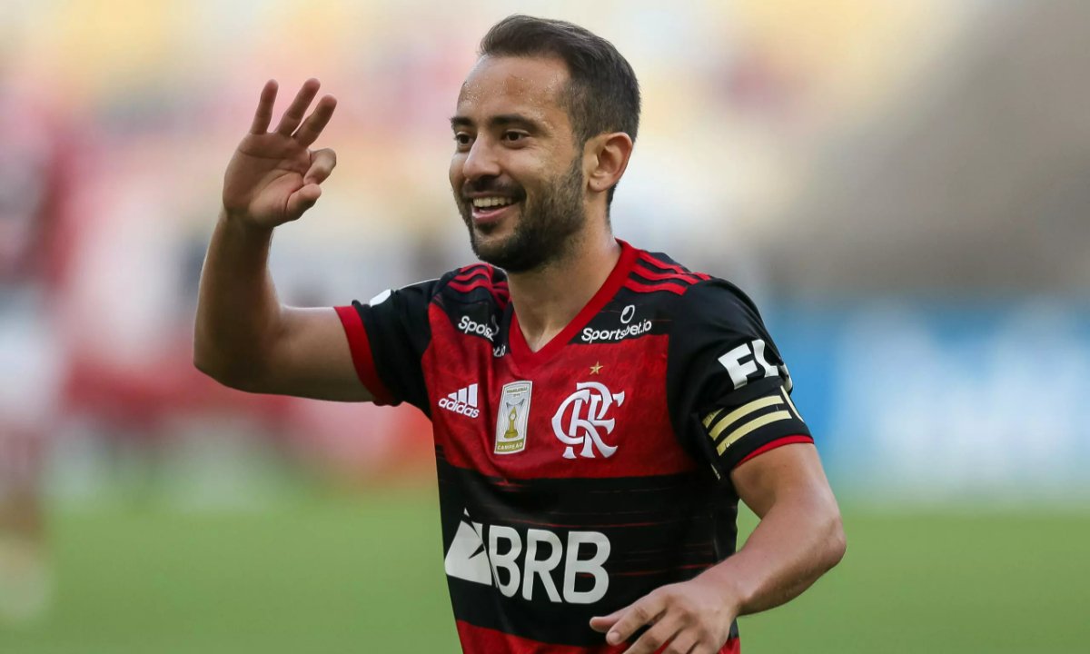 Everton Ribeiro em jogo pelo Flamengo (foto: Divulgação/Flamengo)