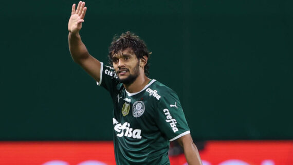 Gustavo Scarpa, na sua despedida da torcida do Palmeiras (foto: Cesar Greco/Palmeiras)