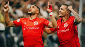 Wanderson e Alan Patrick comemorando contra o Corinthians (foto: Reprodução Twitter)